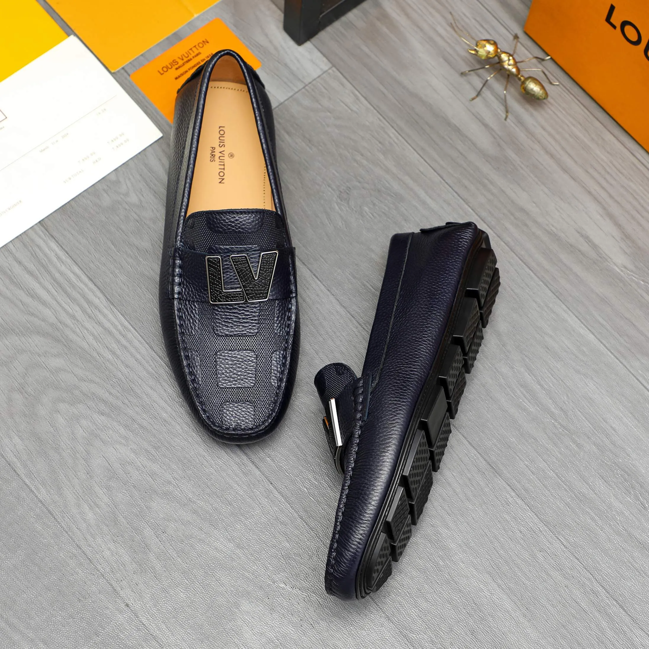 Men's shoes 💰380 Product trademark: LV "Louis Vuitton" casual slip-on shoes Regular size: 38-45 (45 is custom-made and non-returnable) Product material: Selected pebbled embossed cowhide upper, pigskin lining, rubber outsole